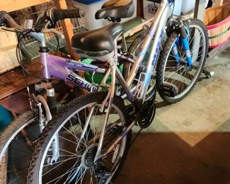 1 is 24" and 1 is 20"