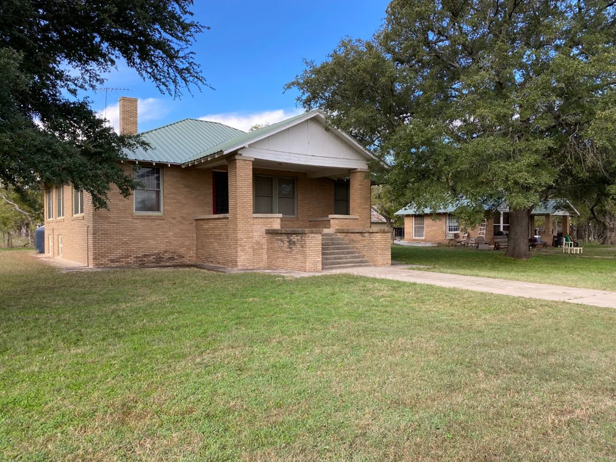 Estate Sale in Clifton, Texas starts on 11/30/2023