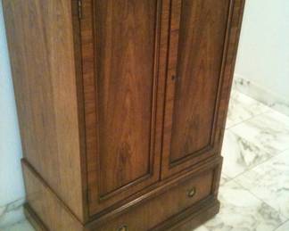 Henredon Bar on wheels closed 