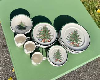 https://townandsea.com/sales/new-england-holiday-collection/