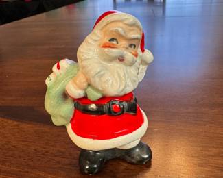 Vintage porcelain Santa figurine (pepper shaker) 
