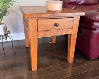 Broyhill Attic Heirlooms side table with drawer, mild wear, (multiple avail.) 24"H x 23"W x 27"L