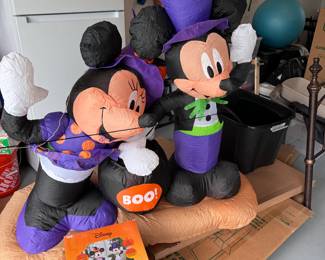 Disney Mickey * Minnie inflatable 'Boo' decoration 5 feet wide