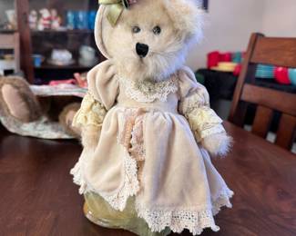 Creature Comforts plush bear with stand 10"