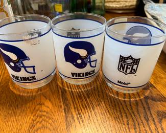 Vintage MN Viking Mobile Low Ball Glasses. 