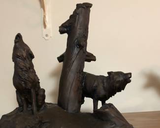 Wildlife Bronze: Wolves