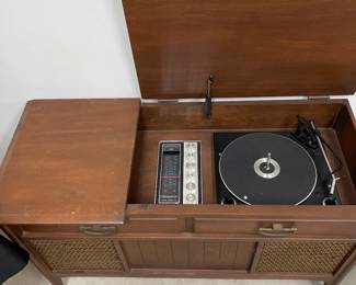 Admiral Stereo Console