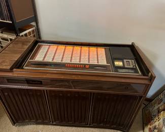Vintage jukebox - worked, but has been sitting idle for a while