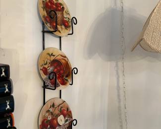 Plate and plate rack