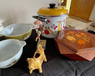 Vintage Budweiser cow
Vintage west bend crab pot