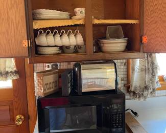 Tea cup set, microwave, toaster