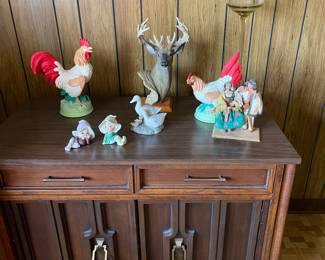 Vintage extendable table
Vintage pixie elves
Vintage roosters