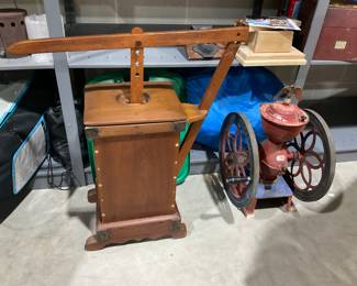 Butter churn