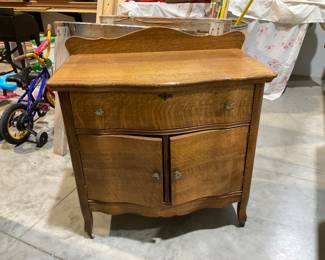 Commode $125