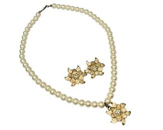 Lot 3   0 Bid(s)
Enamel and Rhinestone Poinsettia Faux Pearl Set