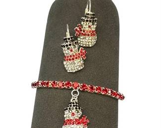 Lot 7   1 Bid(s)
Rhinestone Snowman Earrings and Bracelet