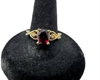 \ Lot 60   0 Bid(s)
14K HGE Maroon Stone Ring Size 9 1/4