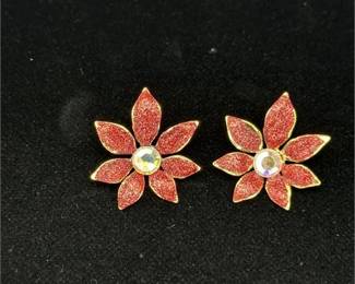 Lot 37   1 Bid(s)
Glitter Poinsettia Pierced Earrings