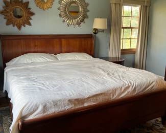 King Sleigh Bed w/Tempurpedic Mattress 