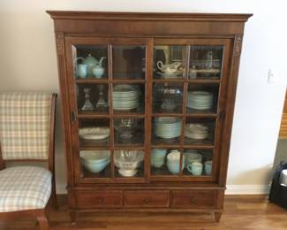 Beautiful Ethan Allen Lighted Sliding Door Cabinet w/beveled glass panes & glass shelves 52w x 17d x 66h