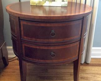 Ethan Allen Nightstand/End Table 26"Round w/2 drawers