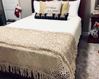 SERTA ADJUSTABLE QUEEN BED 