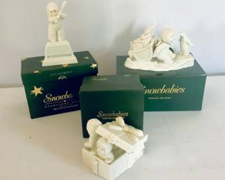 LARGE SNOWBABIES COLLECTION. 