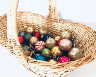 VINTAGE CHRISTMAS ORNAMENTS 