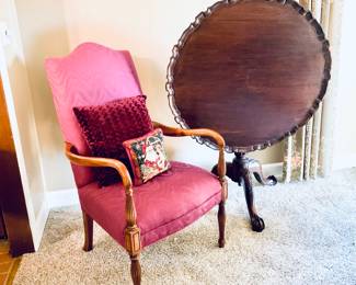 ANTIQUE TILT TOP TABLE