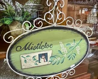 Vintage-Look Metal “Mistletoe” Sign