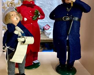 Byer’s Choice Carolers