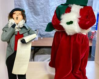 Byer’s Choice Carolers