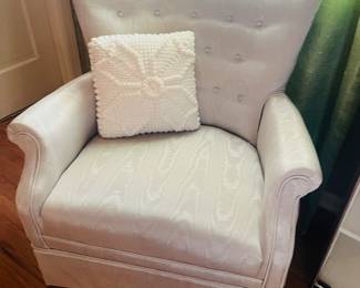 Tufted back really sweet swivel boudoir chair