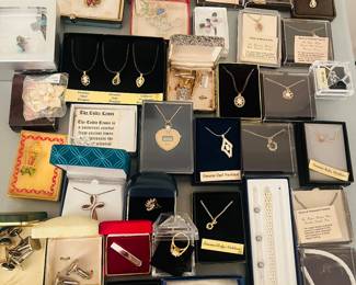 Unopened jewelry in boxes make excellent holiday gifts 