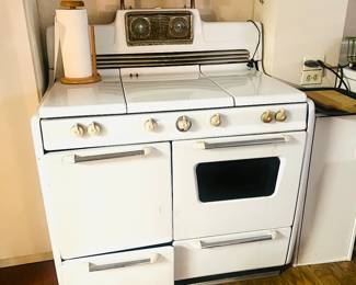 Vintage Kenmore stove and oven!