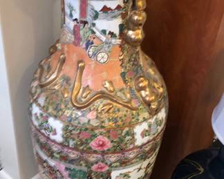 ROse Medallion Palace sized Urn