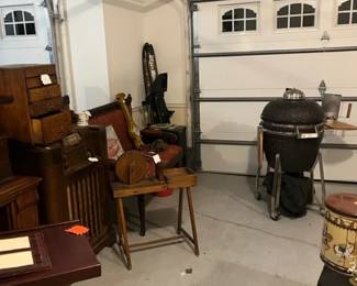 ANTIQUE PHILCO CONSOLE RADIO, RAYFIELD CARBURATOR PARTS CABINET, LOVE SEAT, AND OVERHEAD PROJECTOR