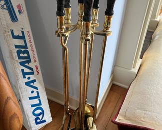 Fireplace tool set