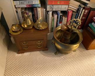 lots of brass and interesting items
