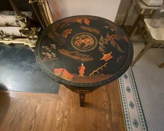 Table w Asian Design