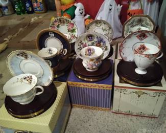 Avon award tea cups & saucer sets