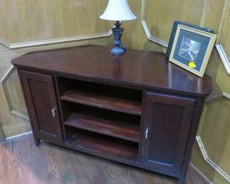 Corner media cabinet