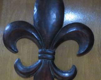 Fleur-de-lis wall decor