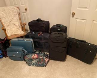 Luggage options. Nice rocking chair 