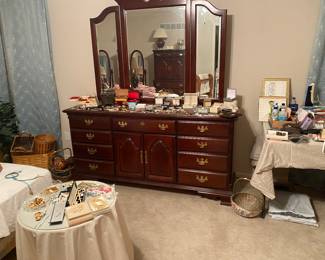 Chest of drawers with mirror, lots of costume jewelry 