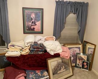 more great artwork and linens 