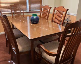 Stanley dining table with leaf