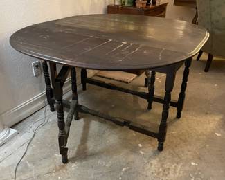 Another cool table that needs a steady hand for re-furbishing- great legs! Sunday Special