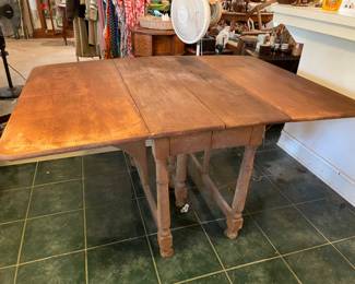 Okay, so this may look like the poor relation but this could be a neat fixer-upper..in the Sunday Special…