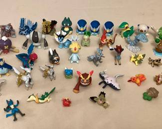 CCS143 Fifty Pokémon Vinyl Mini Figures